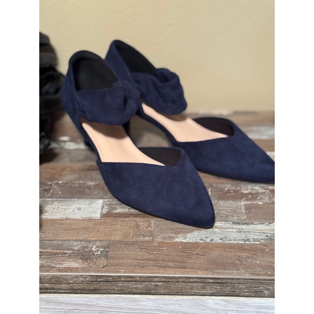 Navy Kitten‎ Heels